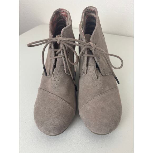 Tom’s Shoes - Tom’s Taupe Suede Leather Desert Wedge Ankle Boots Size 9.5